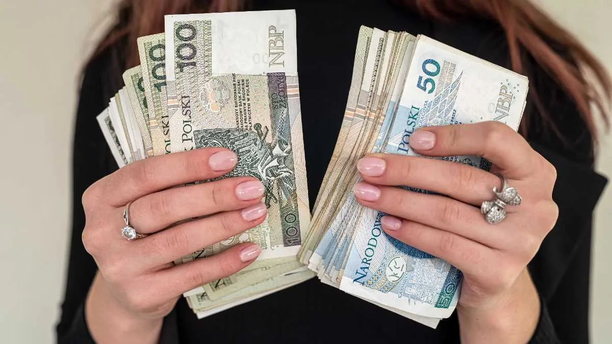 Blackouty, przecięte kable – dzieją się dziwne rzeczy. Eksperci: wypłać gotówkę