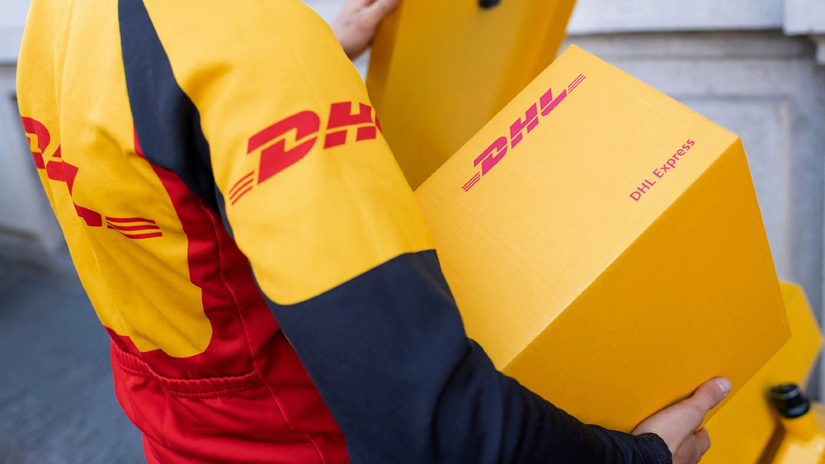 Paczkomaty będą mieć nową konkurencję. Kilka tysięcy automatów w Polsce postawi  DHL