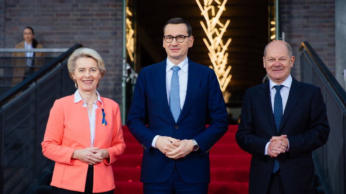 Ależ to petarda. PiS śpierwa hita o tym, jakie KPO jest super. Zero sarkazmu, naprawdę się cieszą