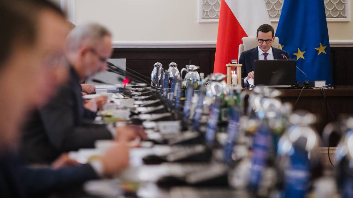 Wiecie już, co łączy składkę zdrowotną i jazdę na gapę? Większość Polaków trafi szlag, kiedy się dowiedzą