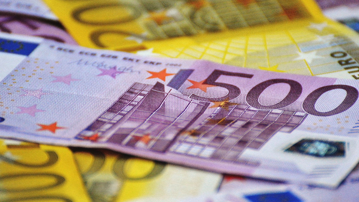 Polska może nie dostać 350 mld zł. Gigantyczna cena sporu o sądownictwo