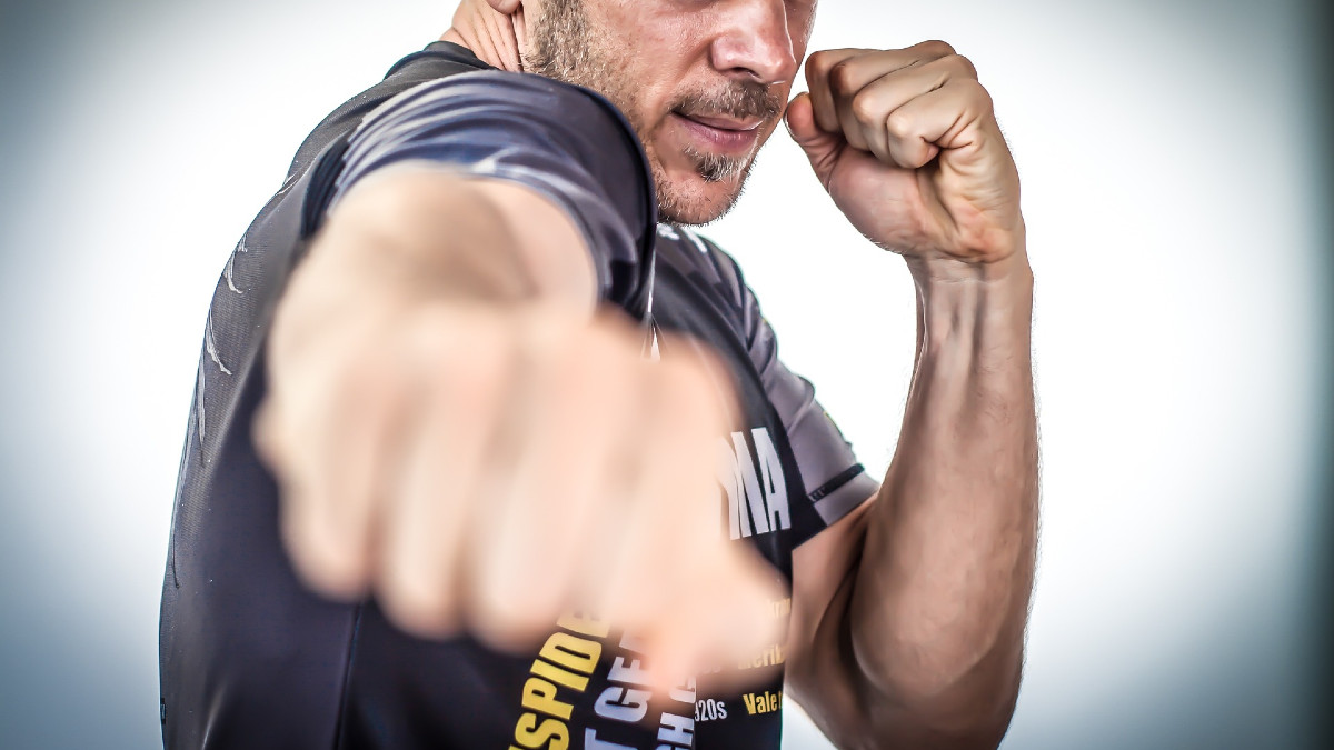 Powstaje biznesowy gigant mordobicia na serio i na niby. Fuzja UFC i WWE warta miliardy
