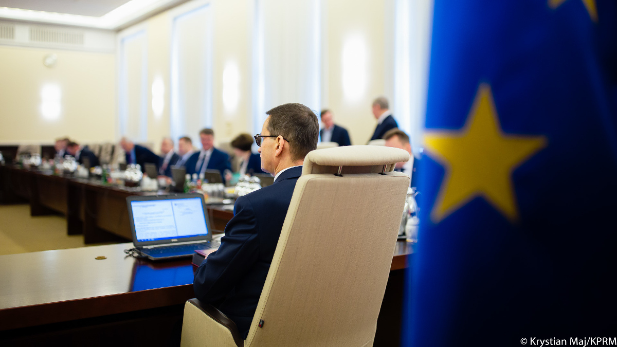 Skarbówka nieźle wyszła na zwrocie podatku Polakom. Budżet jest do przodu parę miliardów
