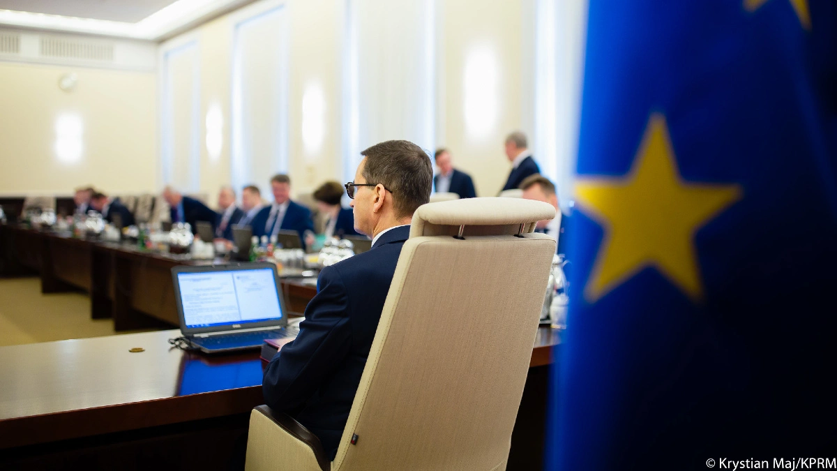 Skarbówka nieźle wyszła na zwrocie podatku Polakom. Budżet jest do przodu parę miliardów
