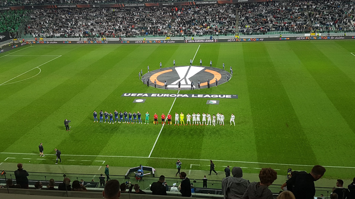 Szejkowie sypną kasą na polski futbol. Nasz rynek piłkarski ma wskoczyć na nowy poziom
