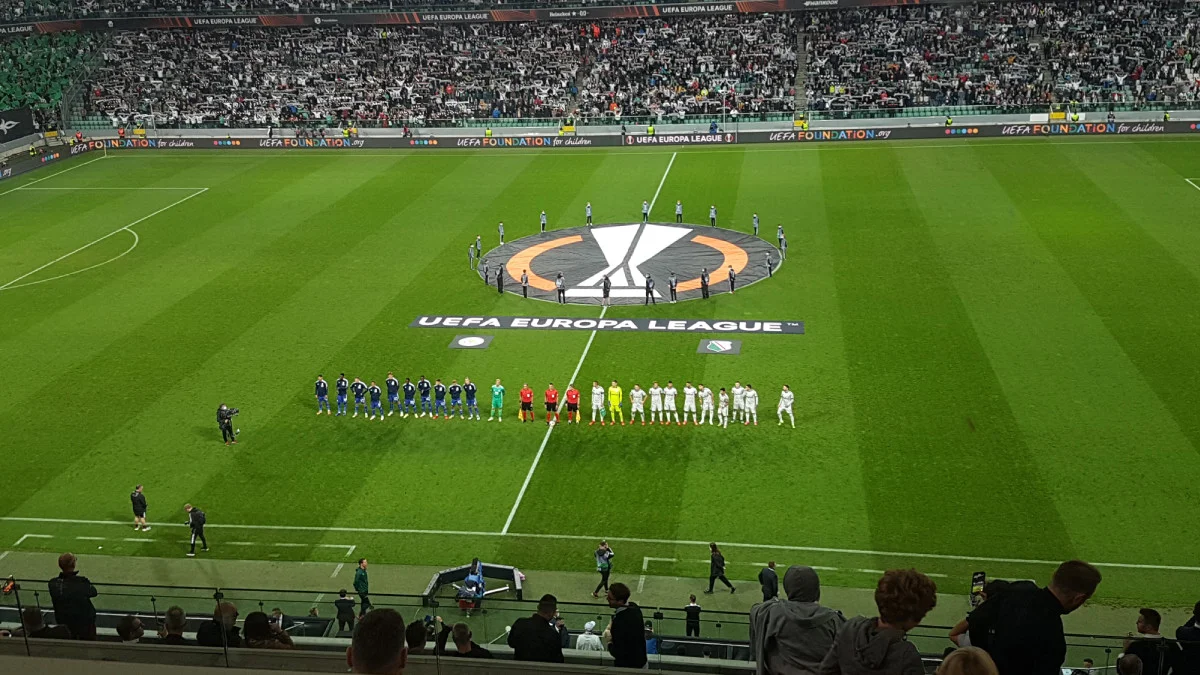 Szejkowie sypną kasą na polski futbol. Nasz rynek piłkarski ma wskoczyć na nowy poziom