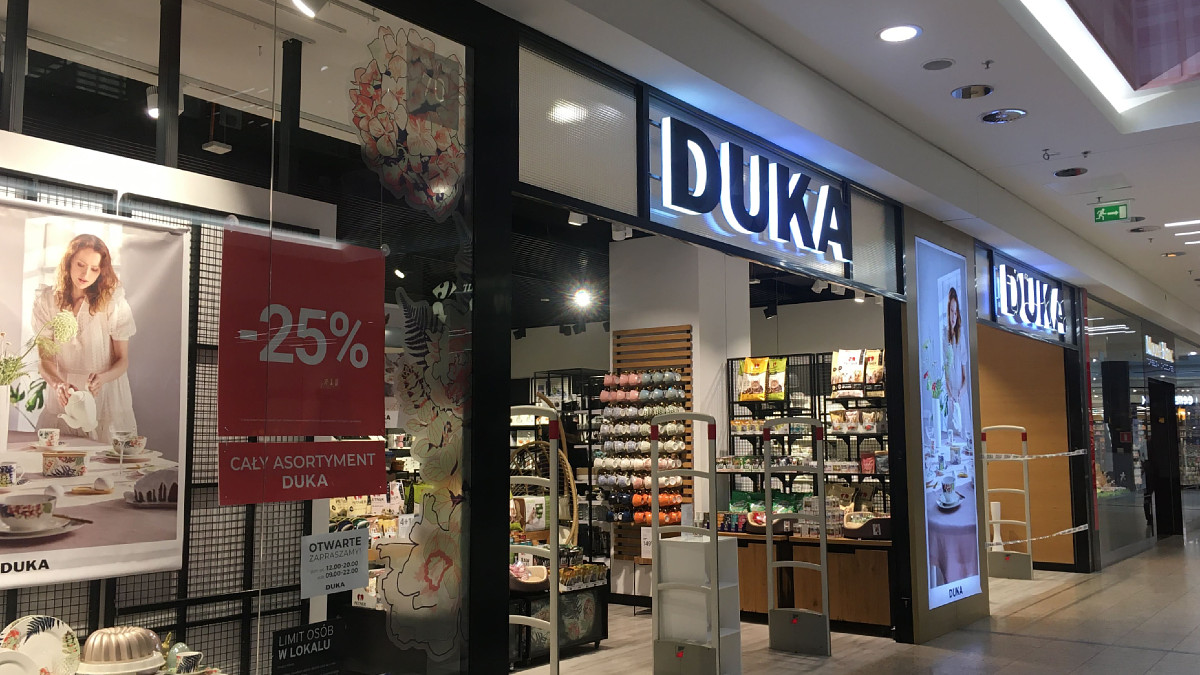 Duka wciskała do koszyków niechciane produkty. Zwróci klientom pieniądze