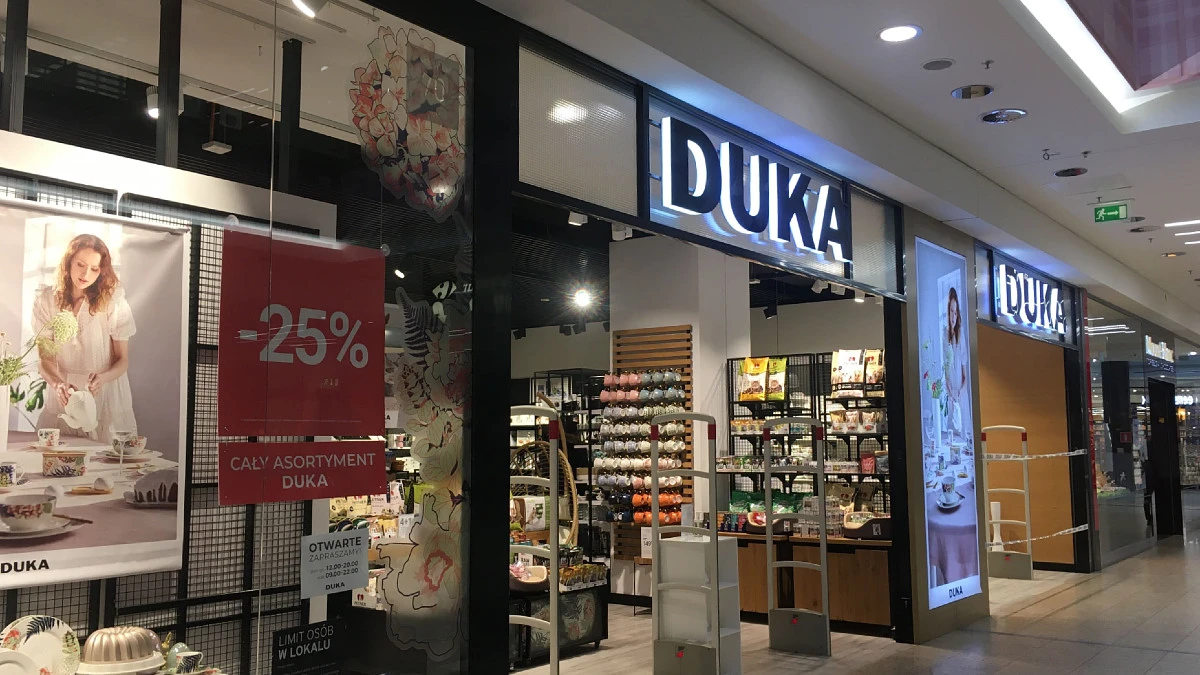 Duka wciskała do koszyków niechciane produkty. Zwróci klientom pieniądze