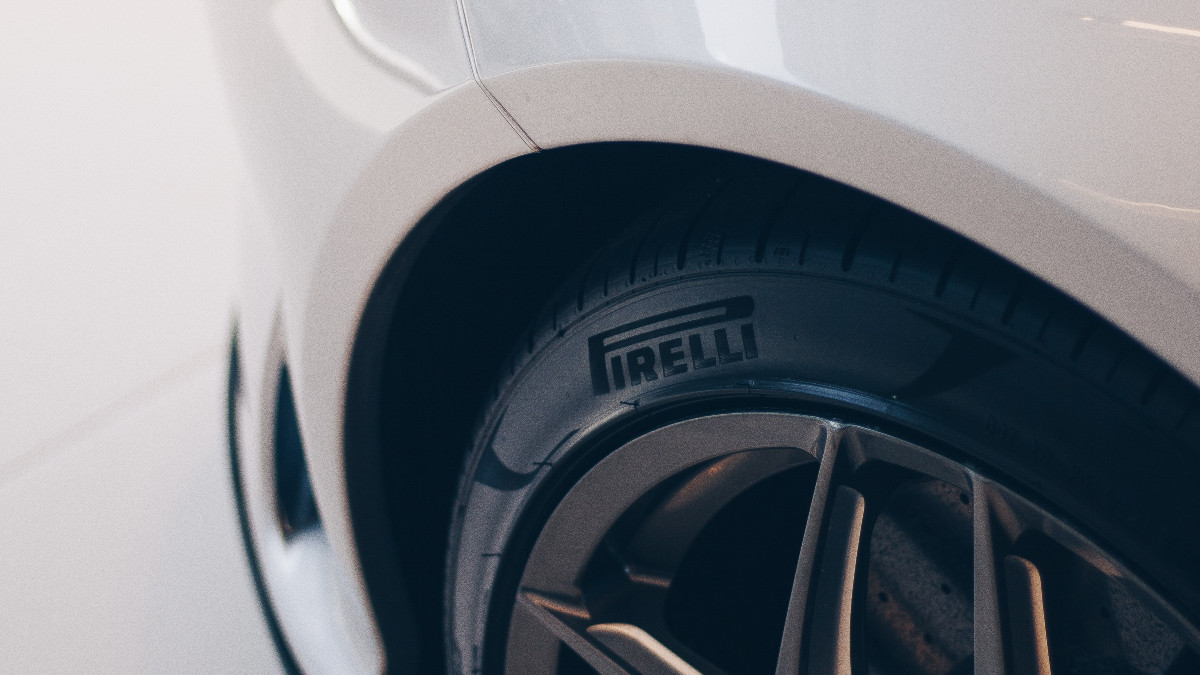 Chińczycy chcieli przejąć kontrolę nad producentem opon Pirelli. Interweniował włoski rząd