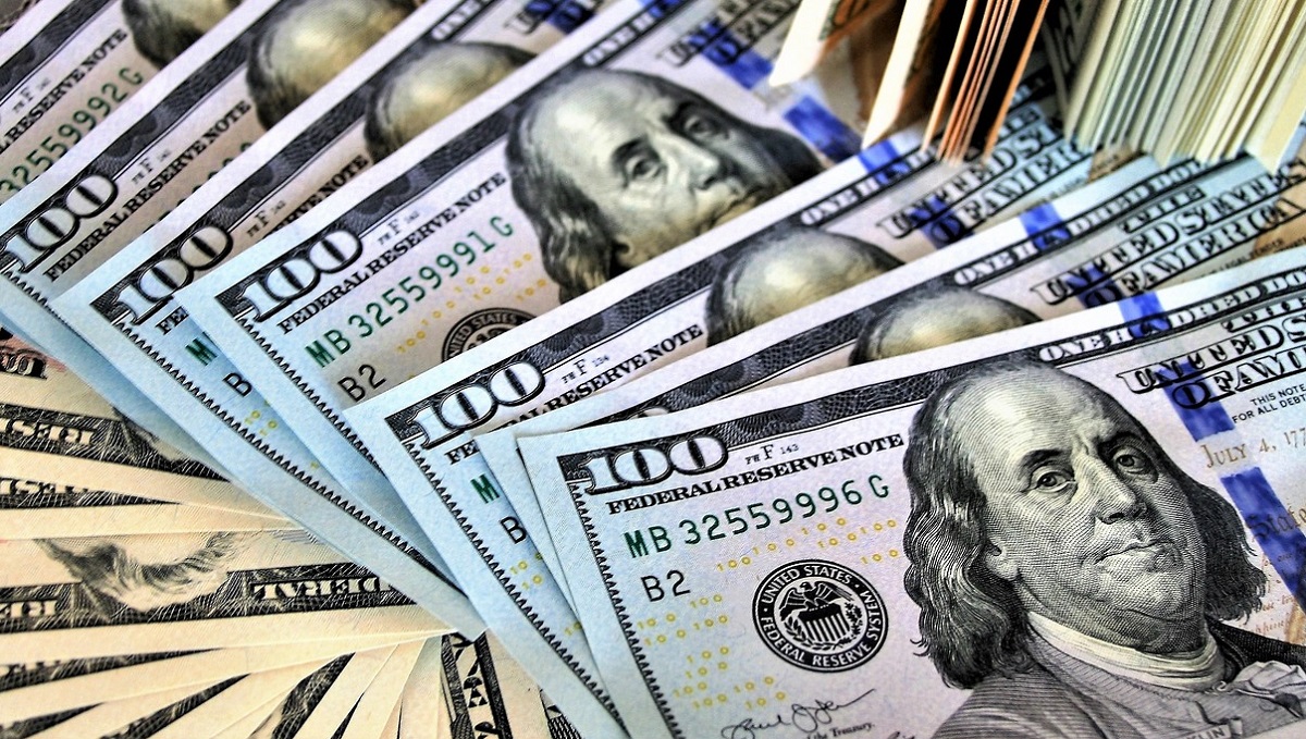 Dolar zjechał poniżej 4 zł i ani drgnie
