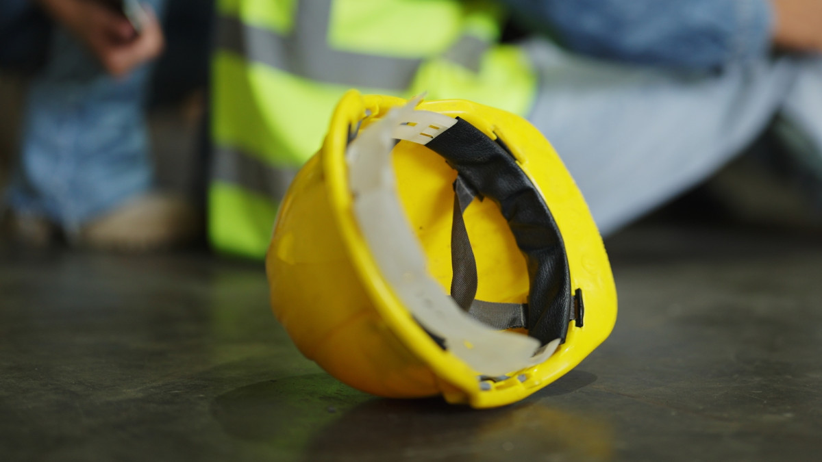 Wypadek w pracy. Jedno niedopatrzenie i pracodawca pożałuje