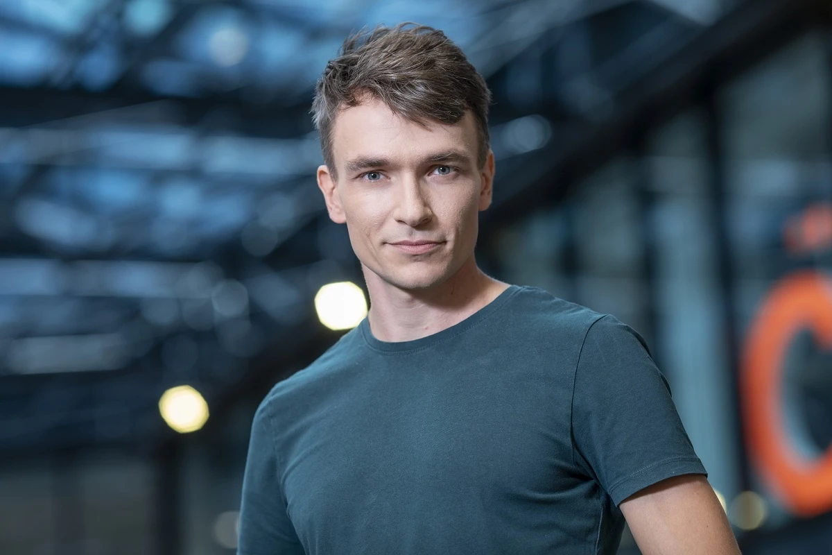 https://ocs-pl.oktawave.com/v1/AUTH_2887234e-384a-4873-8bc5-405211db13a2/bizblog/2023/08/startupowcy-domaradzki-kurasinski-2.jpg
