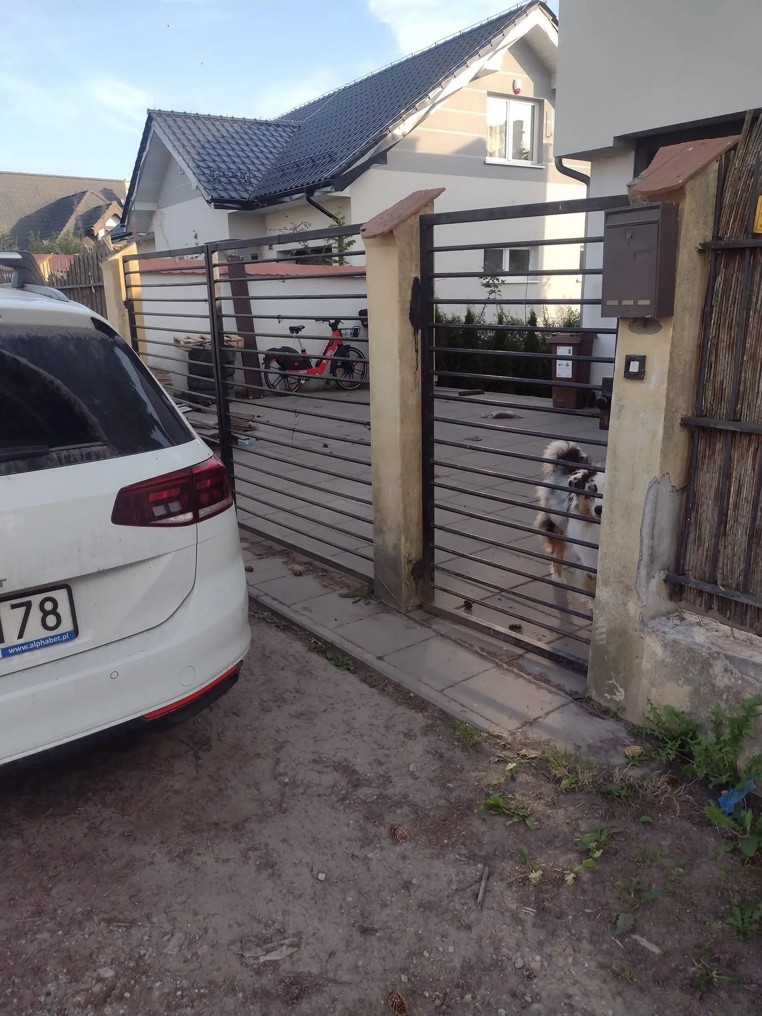 Zdarza się, że rowery przetrzymywane są na prywatnych posesjach 