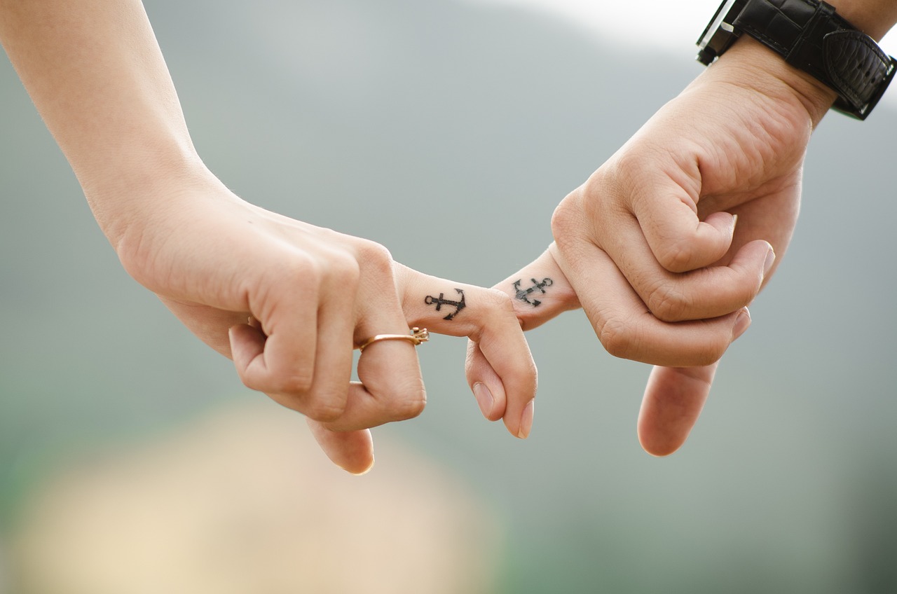 Tatuaż przypomina o ex? Tinder pomoże
