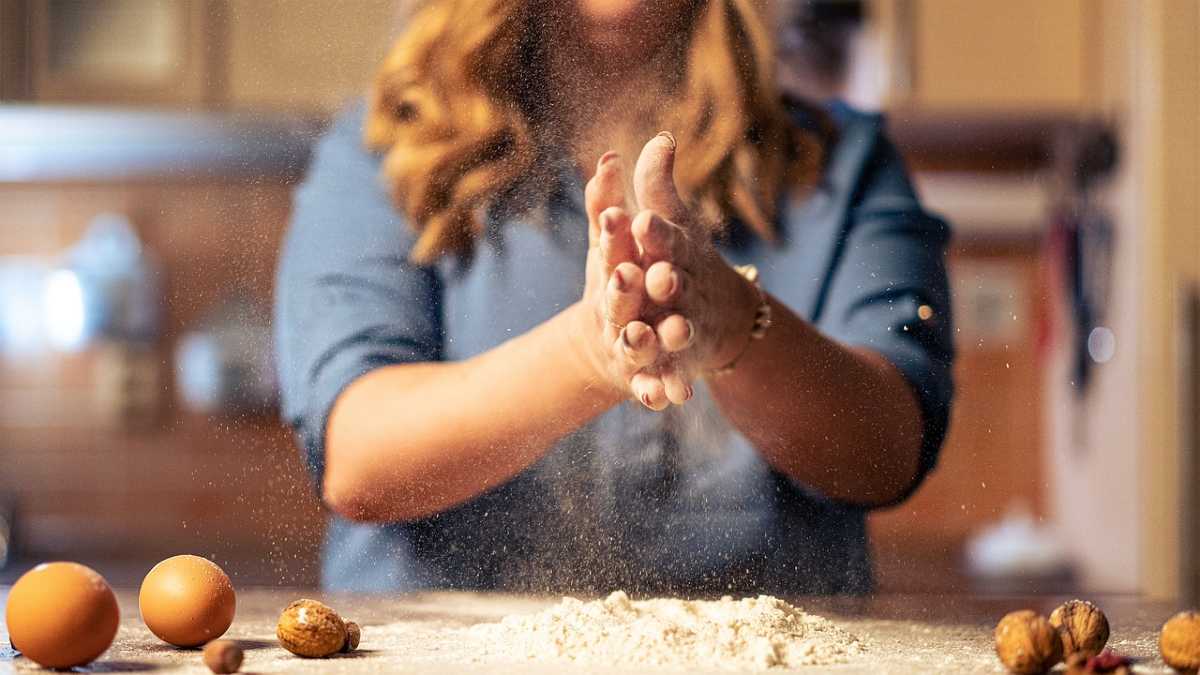 Torty i mini catering. Oto zasady produkcji żywności w domu