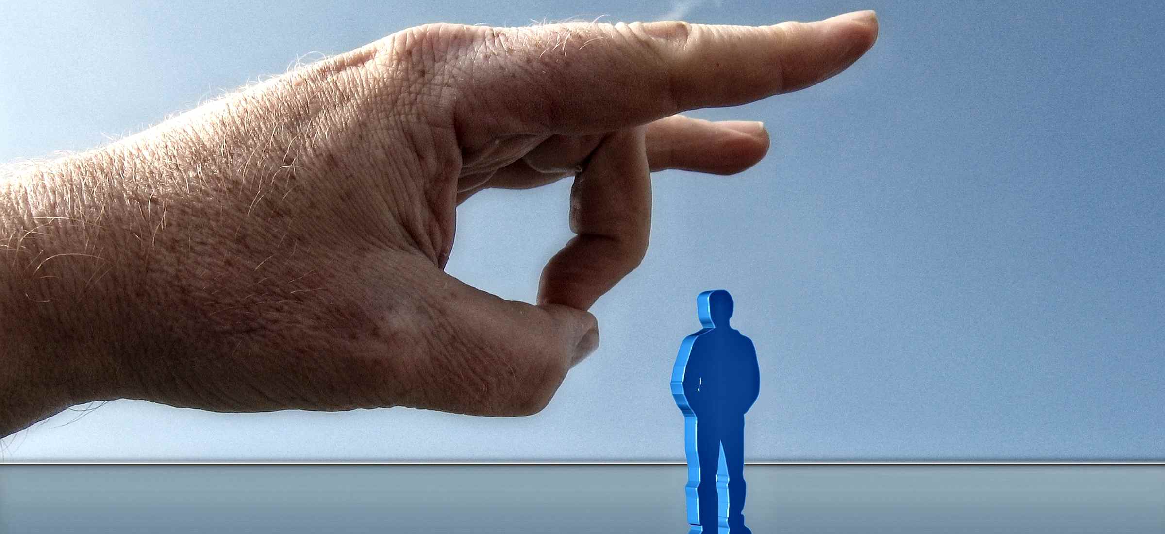 Pracodawca chce ze mną rozwiązać umowę, łamiąc prawo. Co powinnam zrobić?