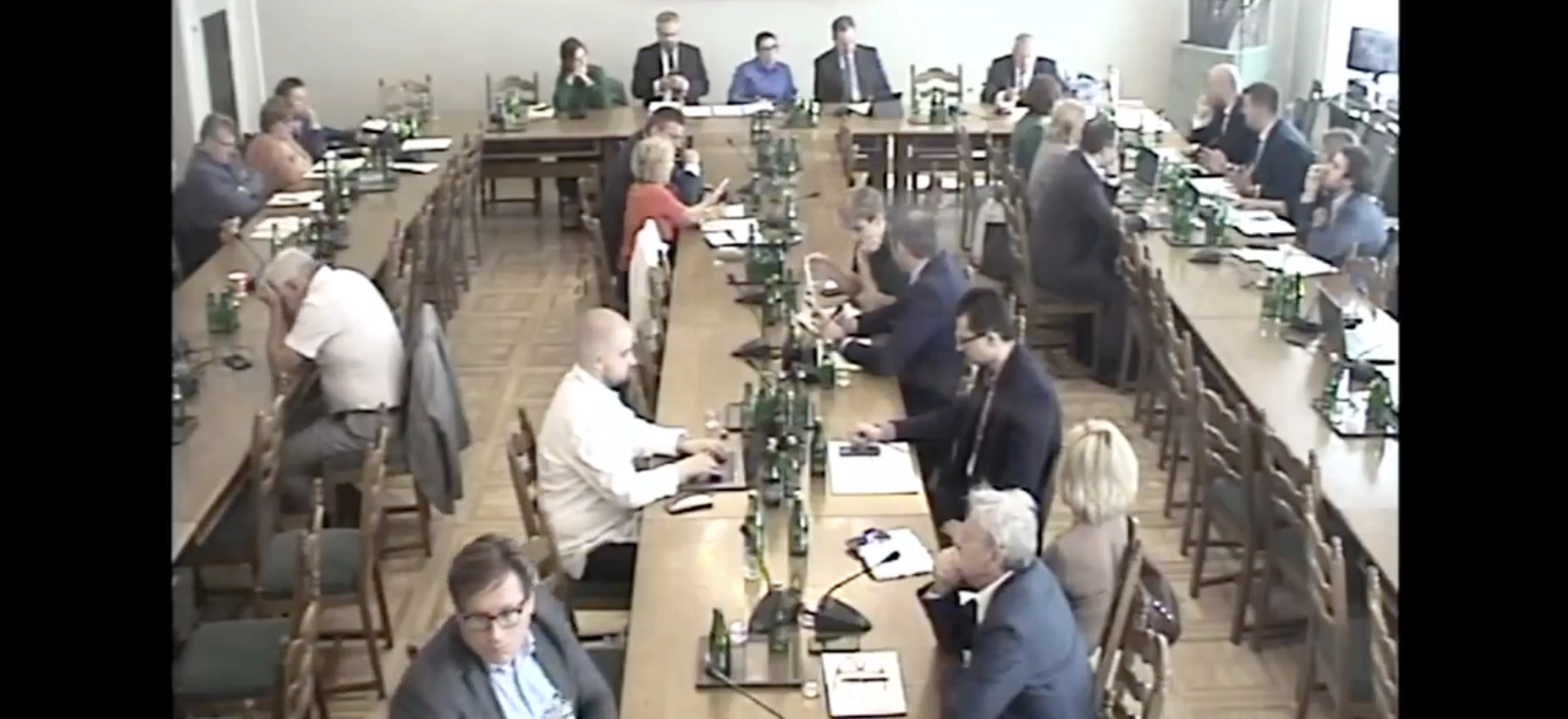 Kredyt #naStart. Żenujący spektakl w Sejmie, chyba nie wiedzieli, że to się nagrywa