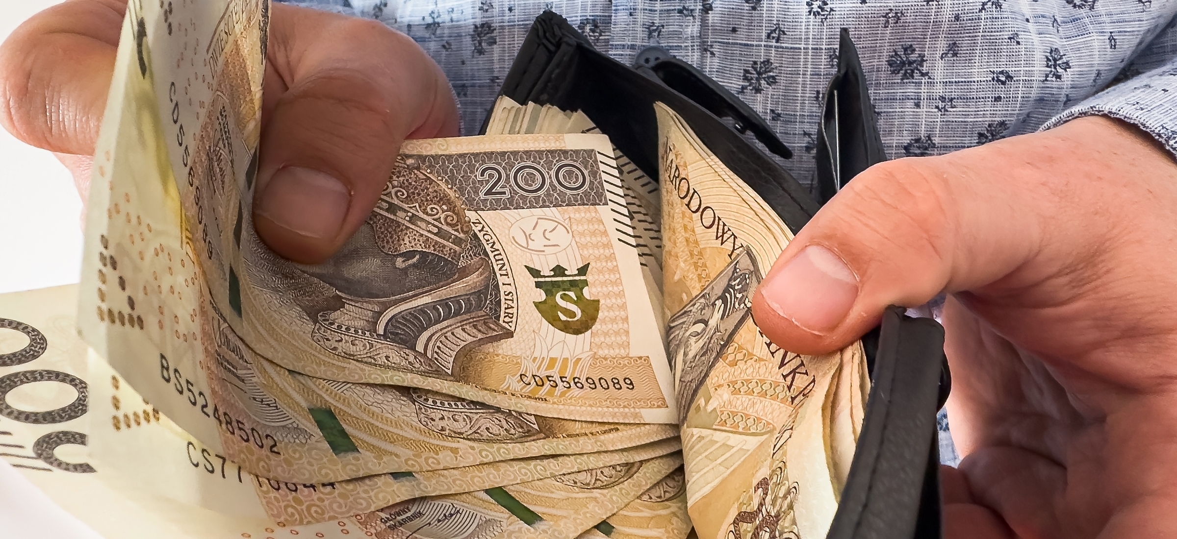 Polak zarabia gorzej od Niemca czy Holendra. To z czego tak się cieszy?