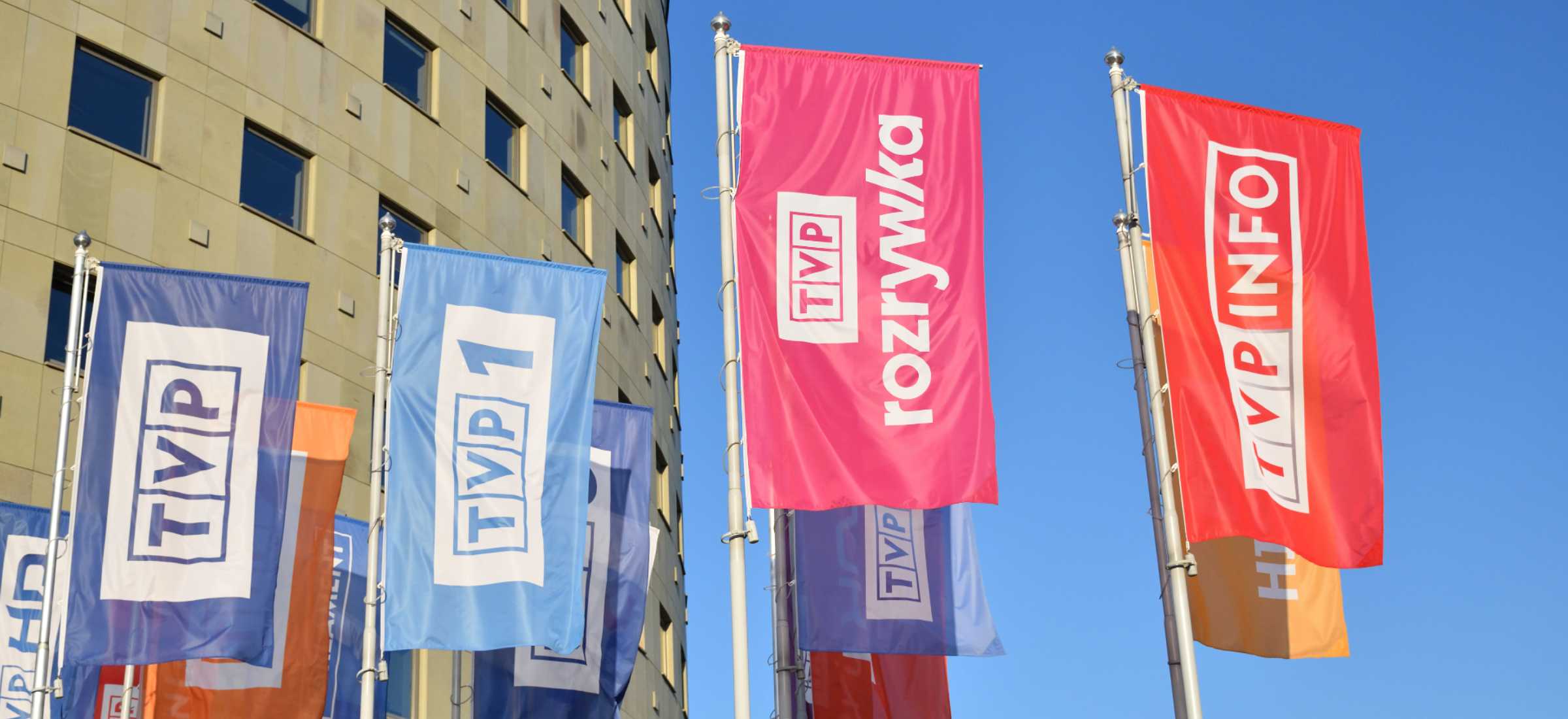 Skandaliczny proceder w TVP. Wszystko dzieje się pod stołem