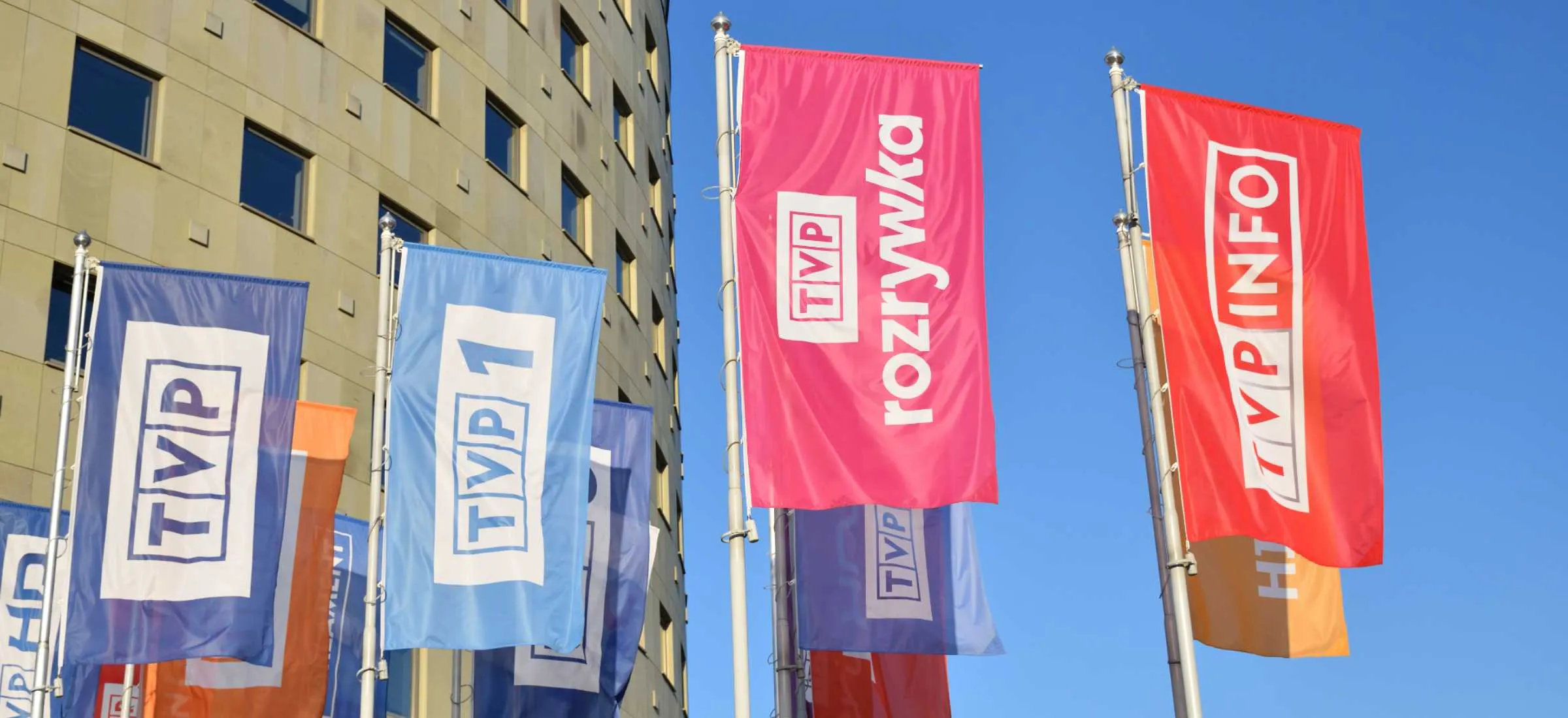 Skandaliczny proceder w TVP. Wszystko dzieje się pod stołem