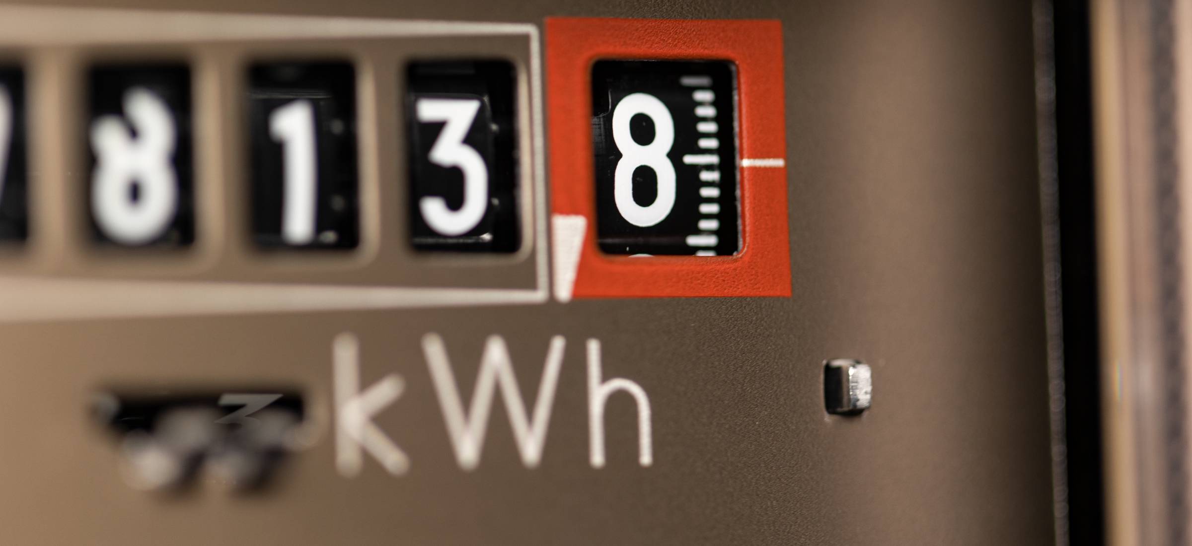 Kuszą cię zerowe ceny prądu? Ekspertka radzi, kiedy przejść na taryfy dynamiczne