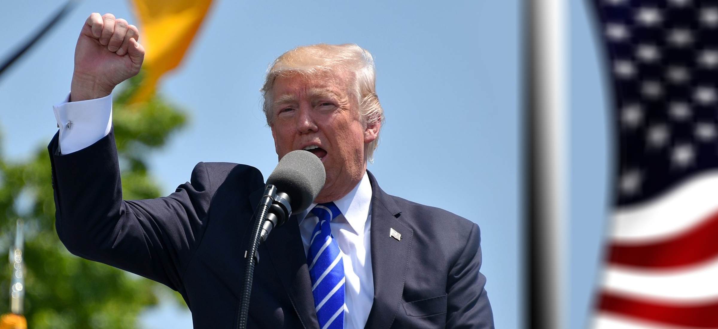 Donald Trump wypuścił własną kryptowalutę. Kurs wystrzelił, aż nagle do gry weszła Melania