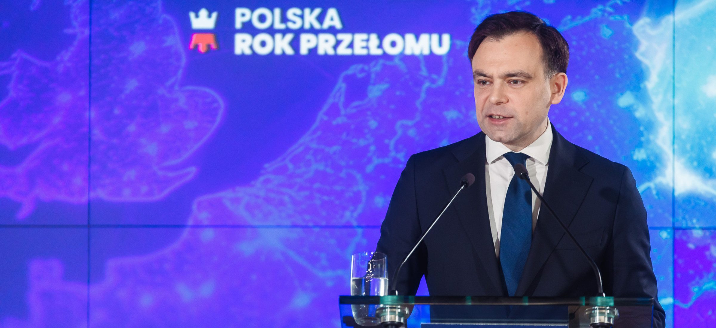 Minister Gawkowski: będzie podatek od big techów. Minister Domański: jaki znowu podatek?