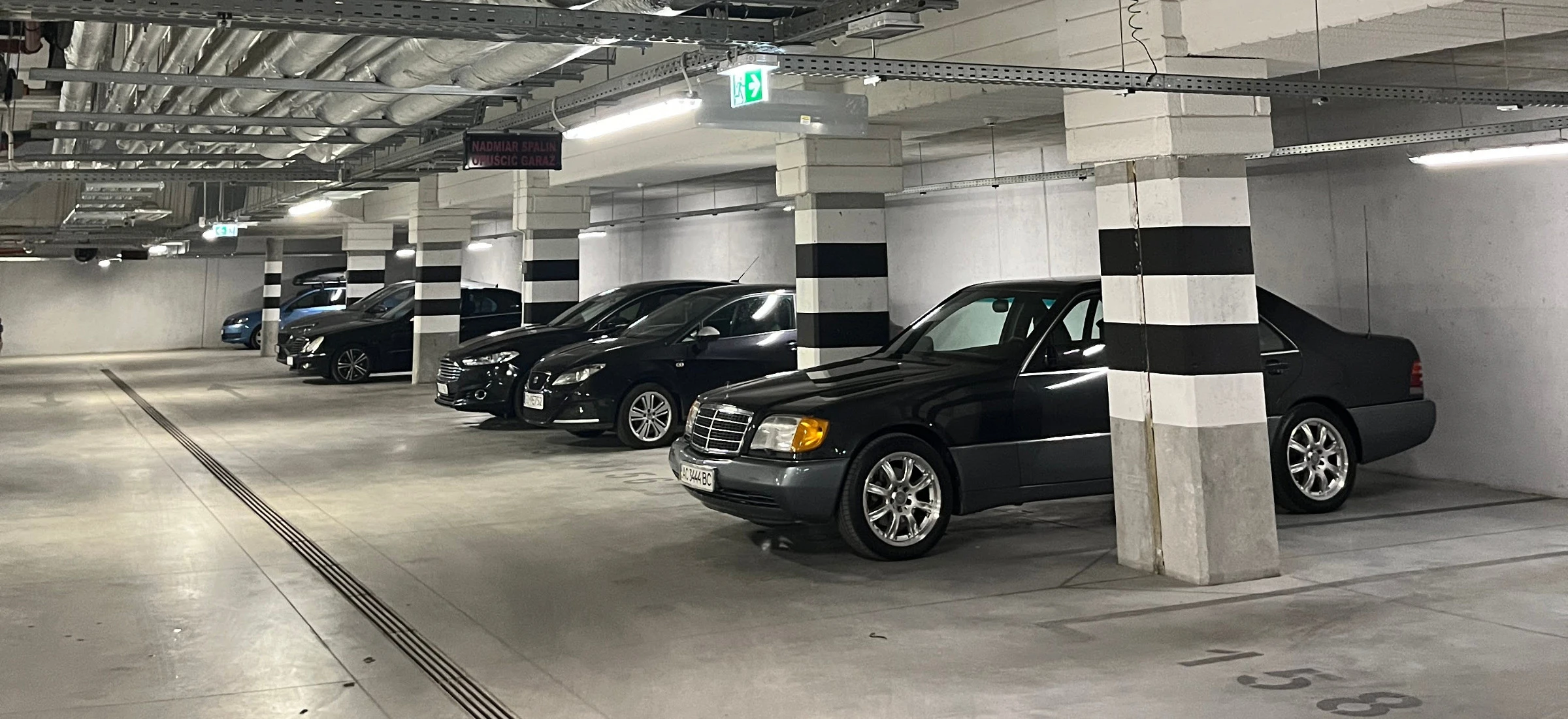 Limit miejsc parkingowych na nowych zasadach. Rząd ułatwił życie deweloperom