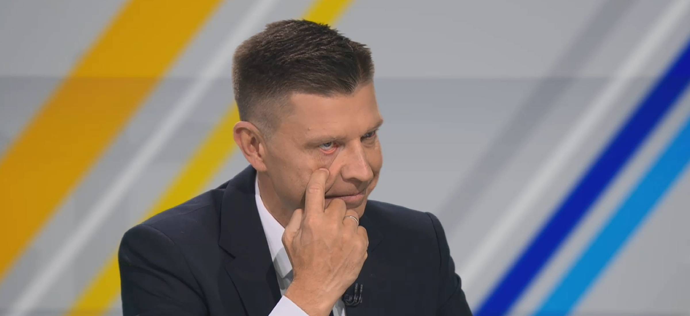 Ryszard Petru krytycznie o nowym podatku. Polityk pokazał wymowny gest