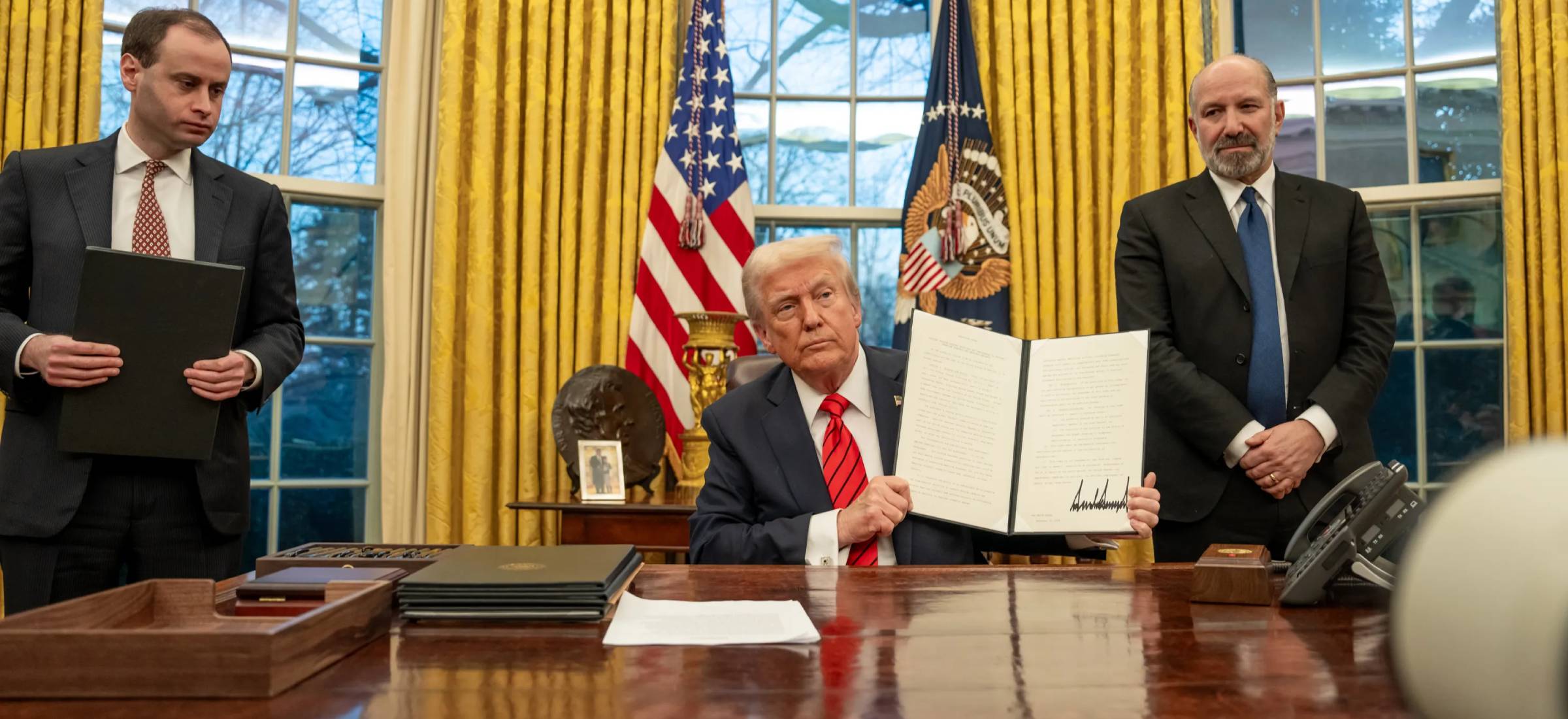 Trump wyzwala gospodarczo Amerykę. „Unia Europejska nas okrada”, Rosja wyłączona z ceł