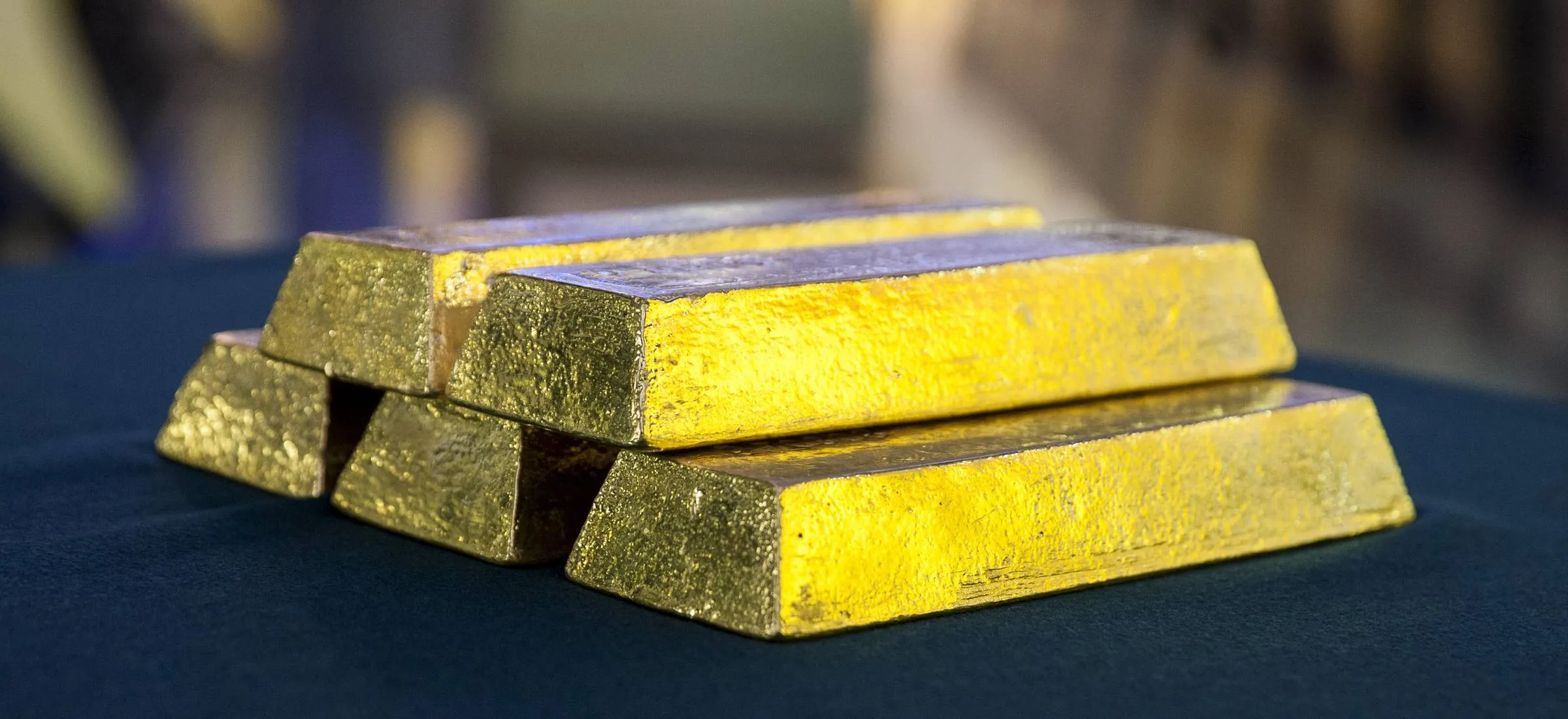 Nowy rekord złota. Kupiłeś taką sztabkę za 14 tys.? Od dzisiaj jest warta 100 tys.