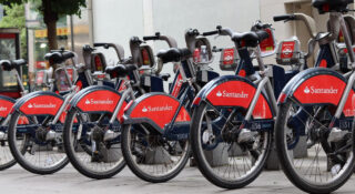 Oszuści podszywają się pod Santander. Obiecują 800 zł