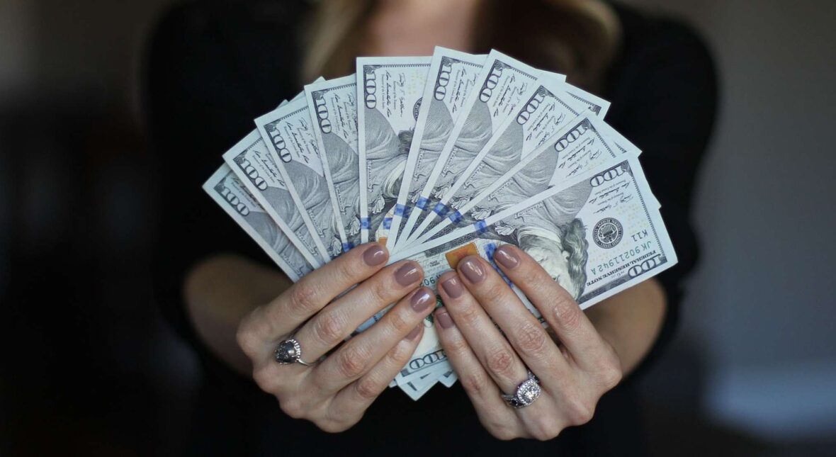 Image for Dolar w dołku, złoty na fali. Taki kurs to rzadki widok