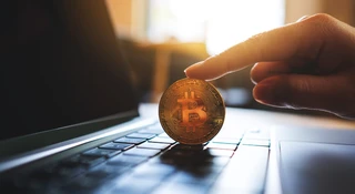Przyjął zapłatę w BTC. Skarbówka: płacisz dwa razy