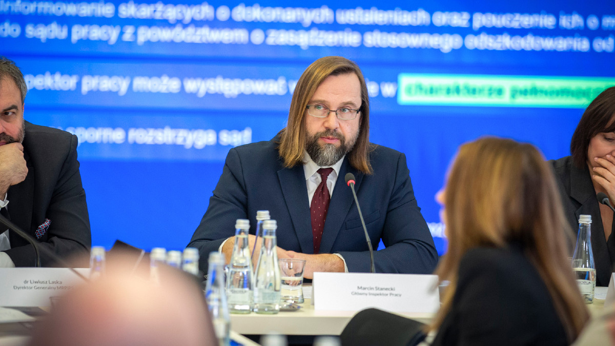 Koniec śmieciówek. PIP zyska nowe uprawnienia, pracodawcy muszą się szykować