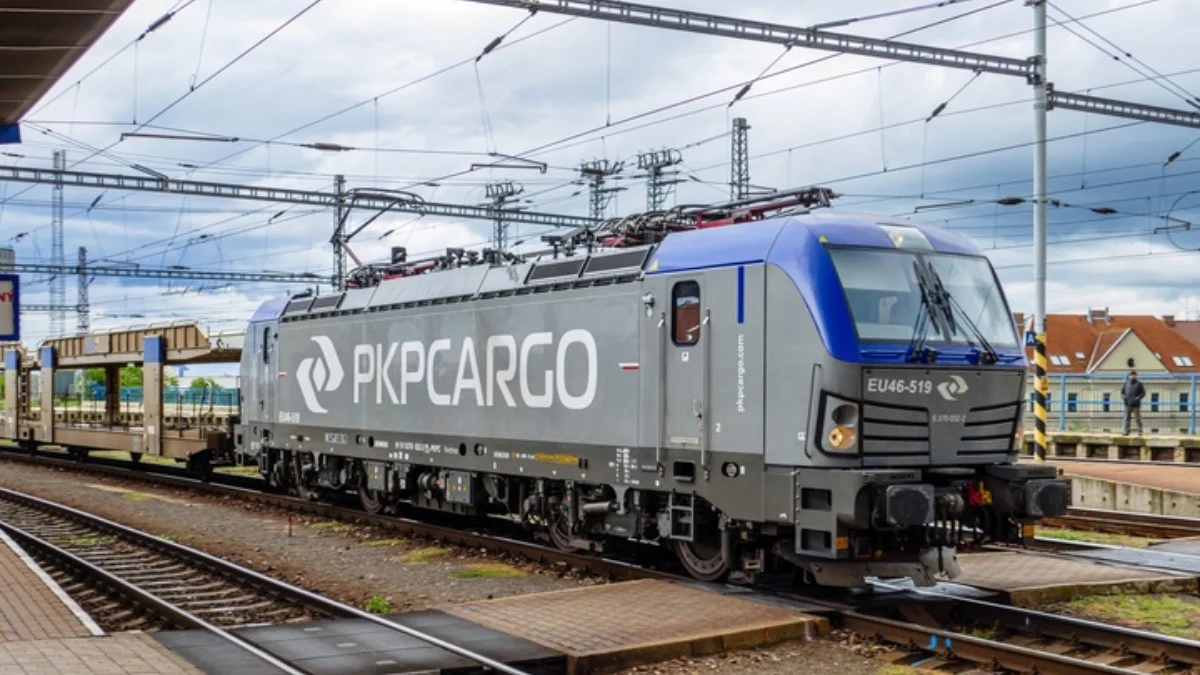 Decyzja Morawieckiego kosztowała miliony. PKP Cargo chce zwrotu