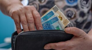 ZUS przelał 320 tys. rent wdowich. Oto terminy kolejnych wypłat