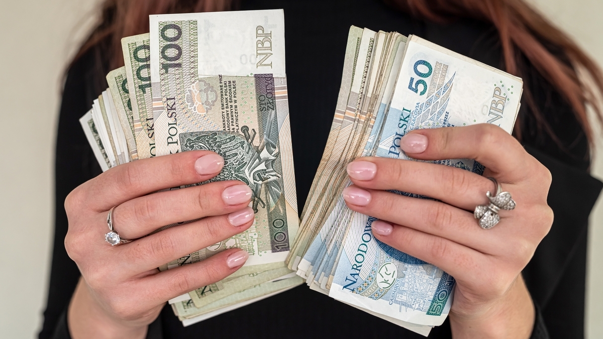 Uchwalona jawność wynagrodzeń to pic. Wcale nie dowiecie się jeszcze o zarobkach z ogłoszenia