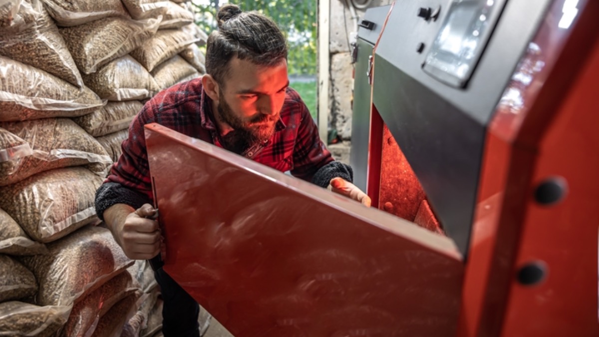 Ponad 200 kotłów na pellet zawieszonych. Co z dotacjami?