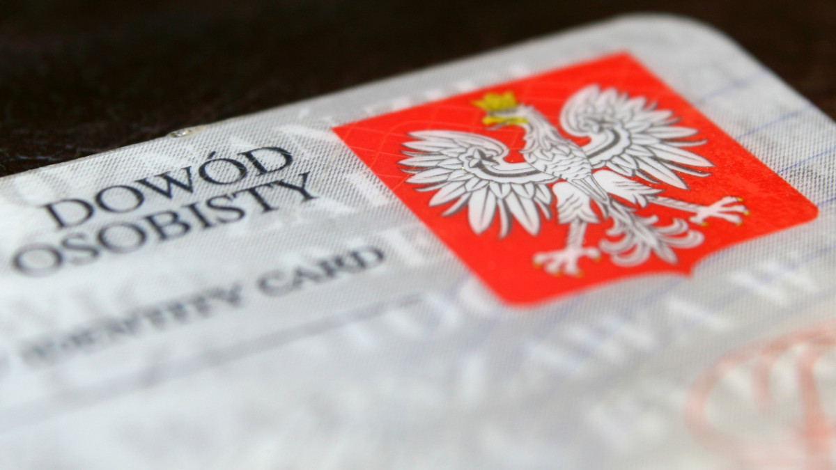 Bank żąda skanów dowodu osobistego? To niezgodne z prawem