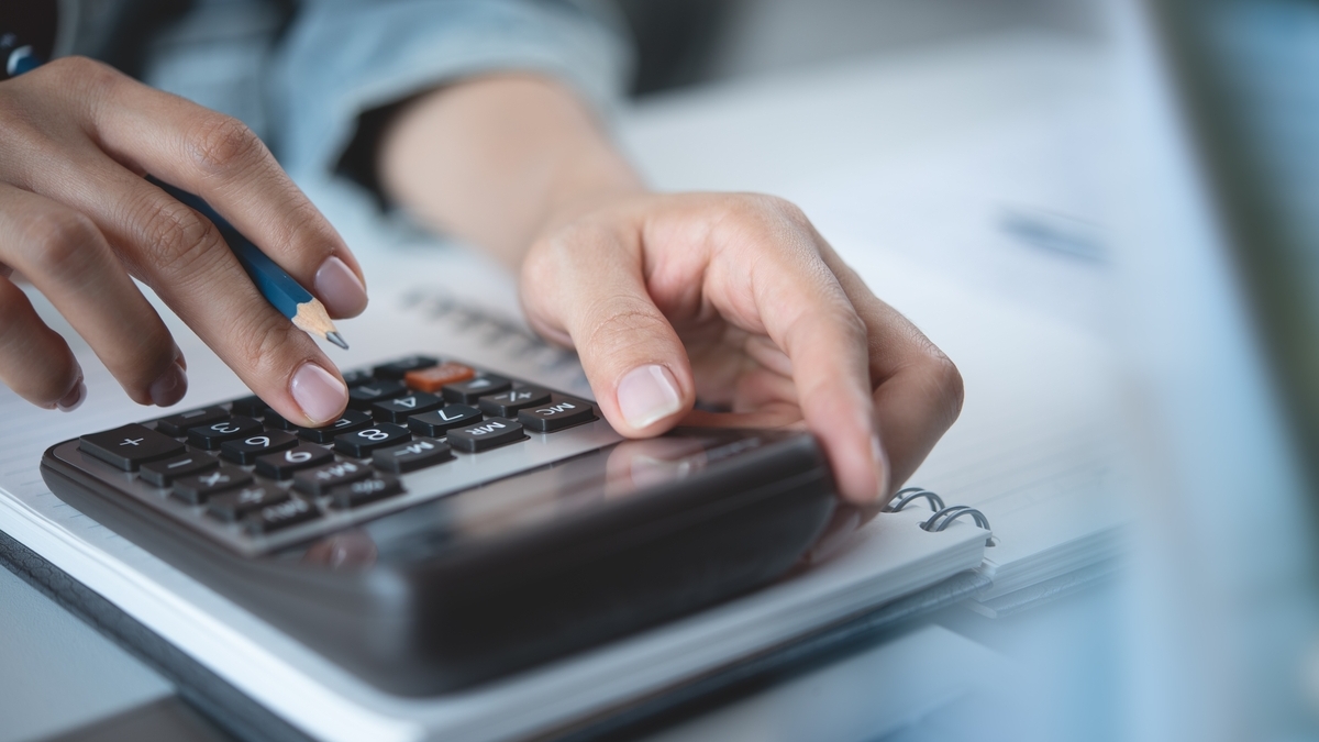 Polacy dopłacili do PIT rekordowe kwoty. Minister szykuje nowe podatki