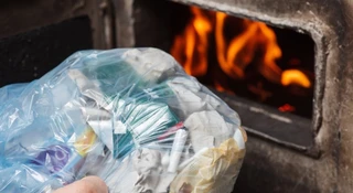 Skandal, a nie Czyste Powietrze. Rząd radośnie dotuje kopciuchy