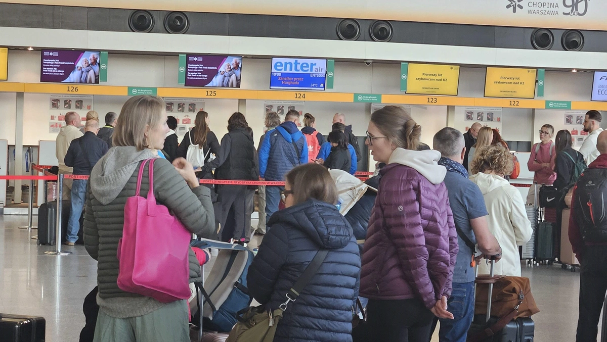 Oszczędź czas na lotnisku. Revolut wprowadza darmowy Fast Track dla klientów premium 