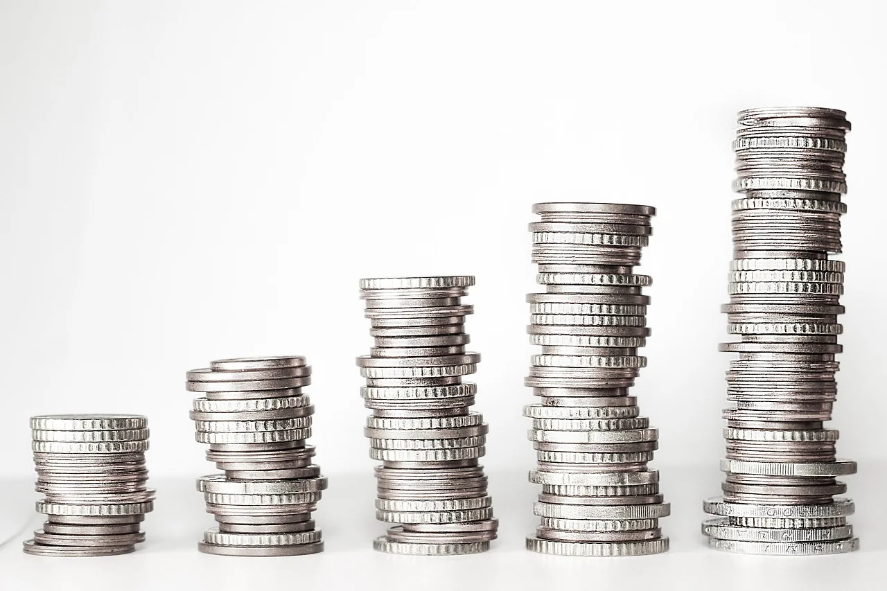 Polacy mają problem z finansami. Winę zganiają na szkoły, a nawet przedszkola