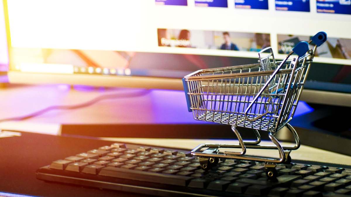 Sklep internetowy od kuchni – formalności i przepisy