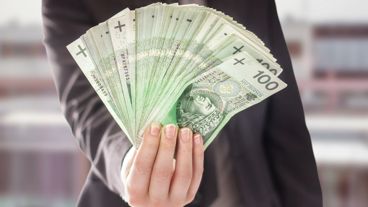 Państwowe firmy płacą aż o 36 proc. więcej niż prywatne