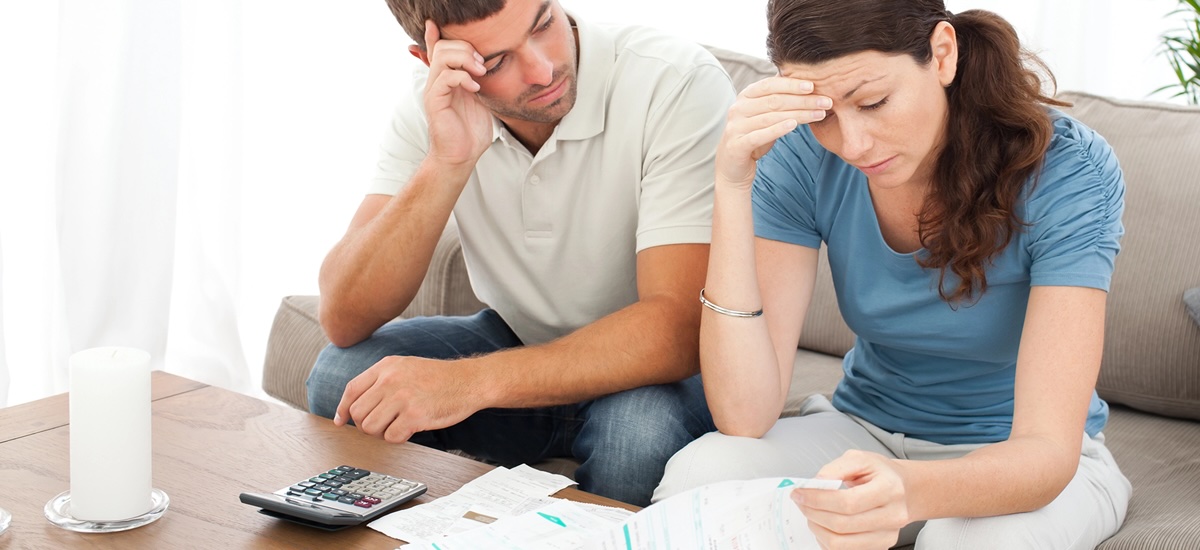 Zadłużenie młodych Polaków rośnie w lawinowym tempie. Skąd się bierze i jakie ma konsekwencje?