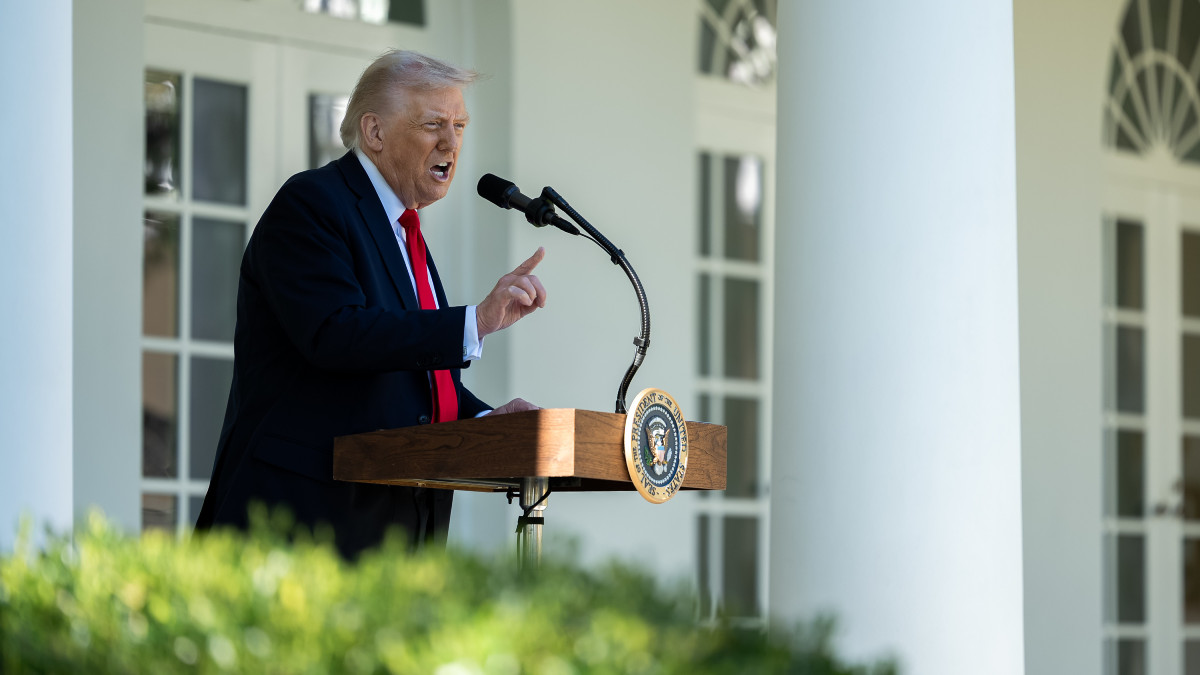 Trump obejrzał reklamę w TV i bum. „Wszystko odwołane!”