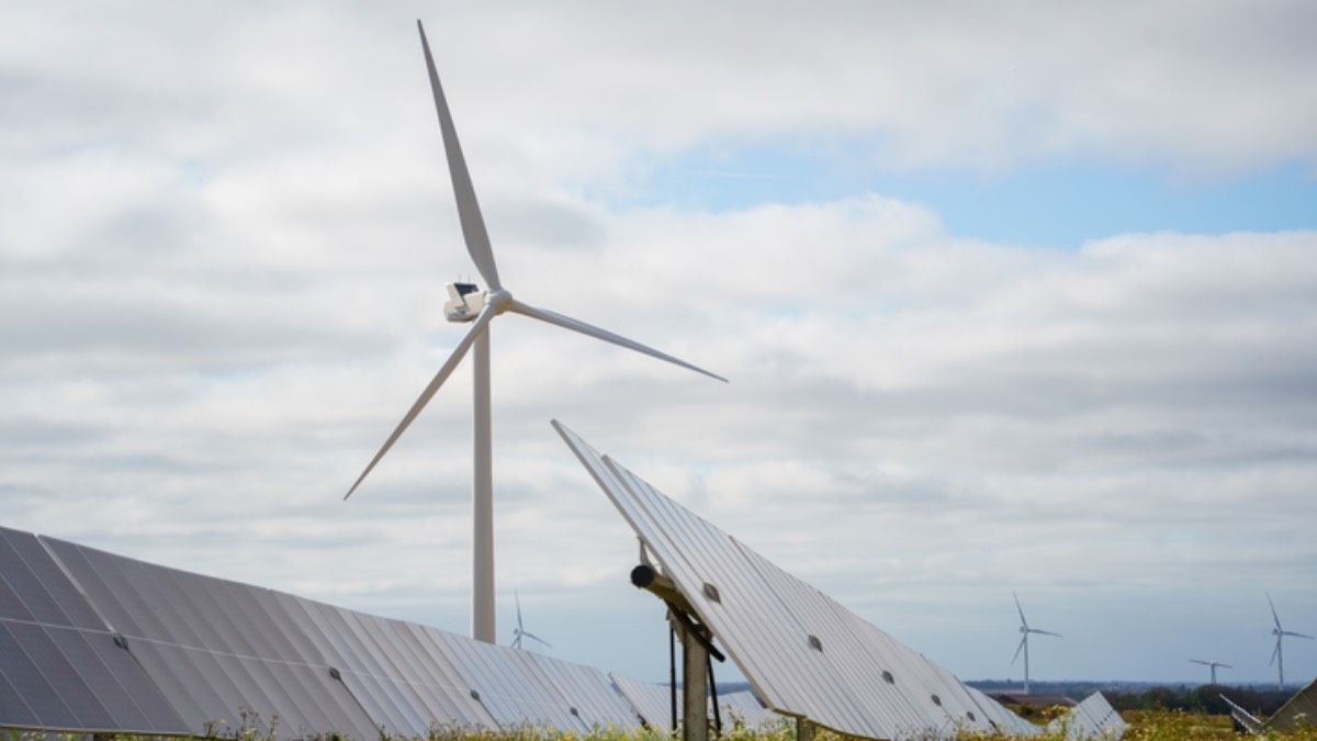 Gigawaty energii poszły z dymem. Bo węgiel ma pierwszeństwo