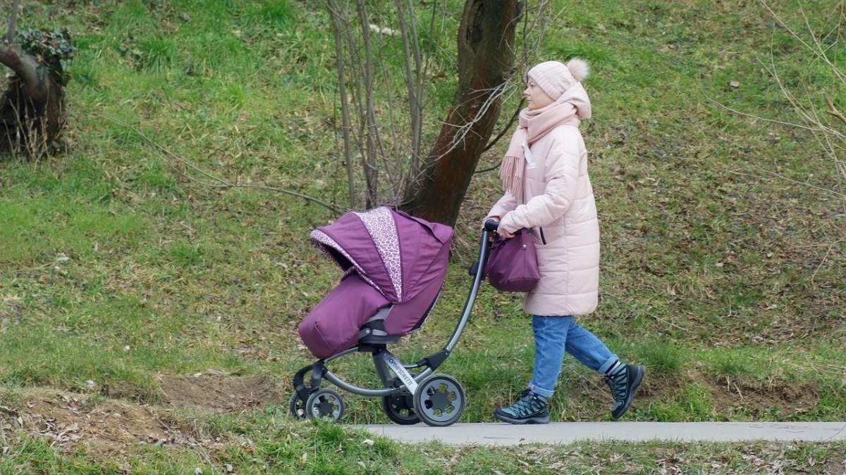 Praca na urlopie macierzyńskim. Uważaj na pułapki